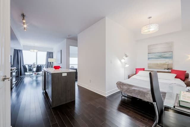 Executive 1 Bedroom Suite, Kitchen, City View