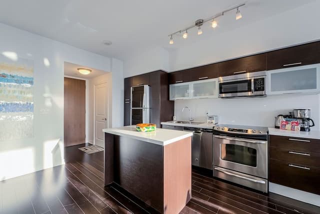 Executive 1 Bedroom Suite, Kitchen, City View