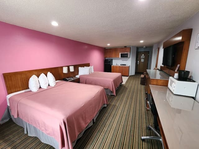 Comfort Studio Suite, 2 Queen Beds, Kitchenette