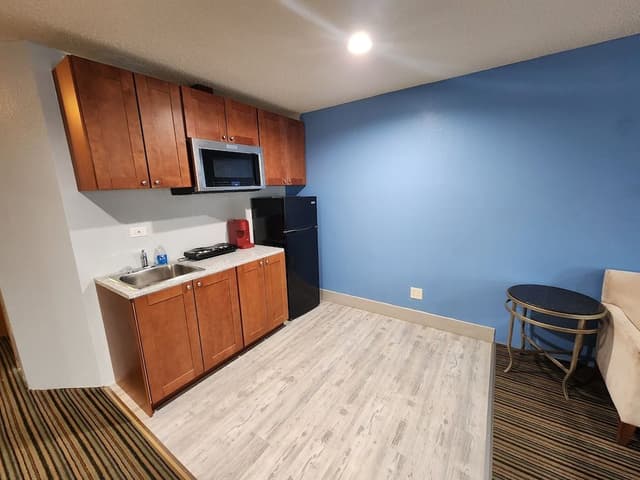 Executive Studio Suite, 1 King Bed, Kitchenette