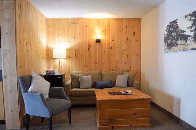 The Pine Suite
