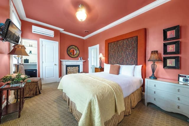 Deluxe Room, 1 Queen Bed