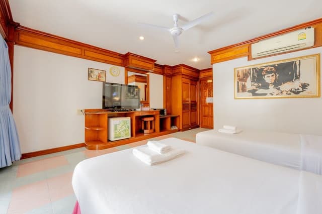 Deluxe Twin Room