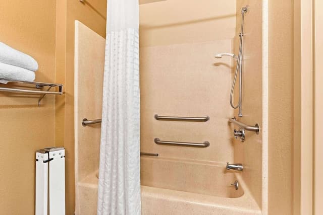 Room, 1 Queen Bed, Accessible, Non Smoking (Efficiency, Accessible Tub)