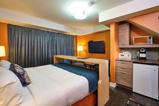 Deluxe Room, 1 Queen Bed