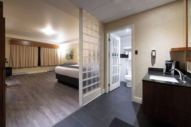 Signature Room