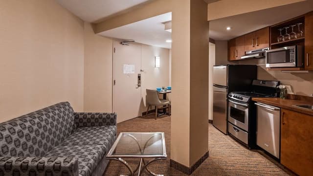 Suite, 2 Queen Beds, Non Smoking, Kitchen (Full Kitchen)
