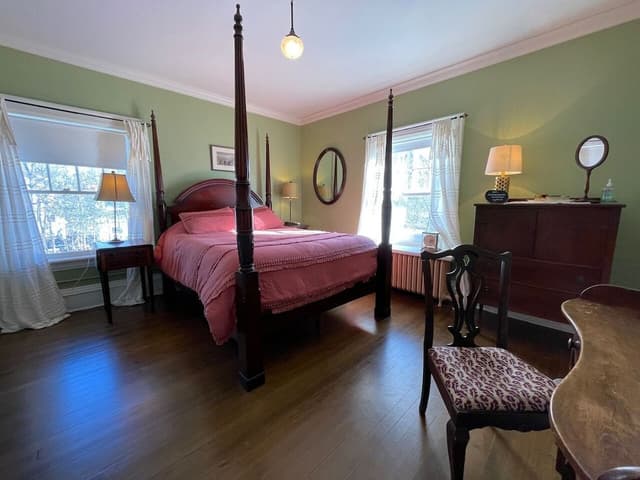 Honeymoon Room, Garden View