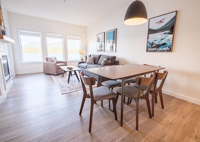Signature Collection 2 Bedroom King Suite with Sofa Bed, Full Kitchen + Harbour View