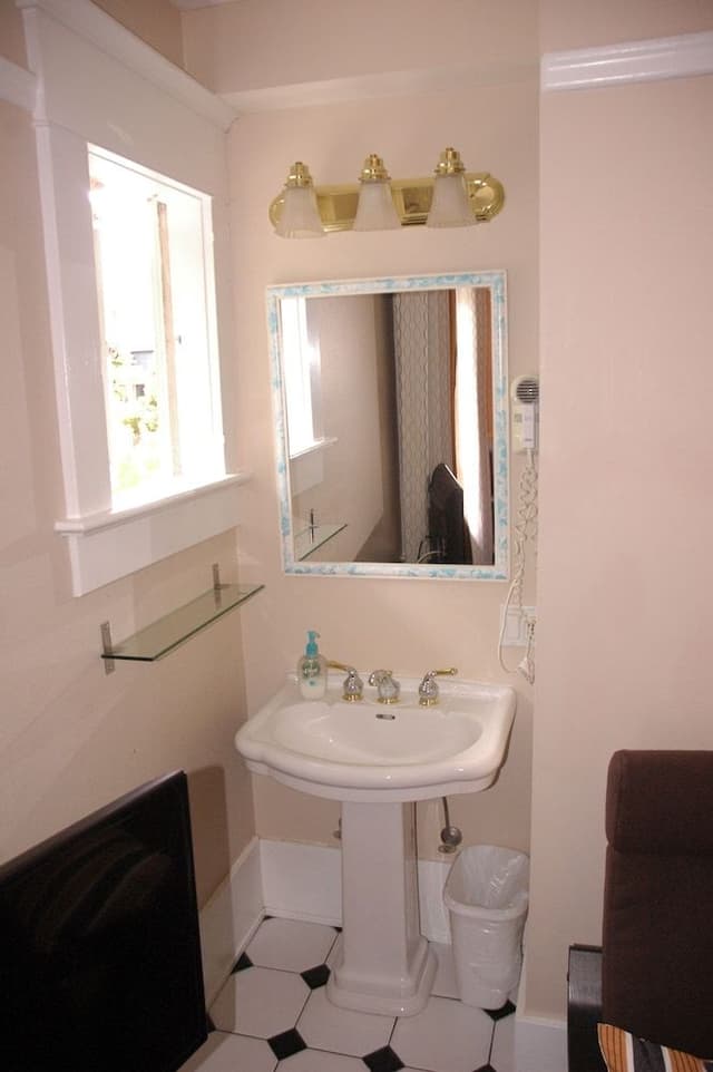 Standard Room, Private Bathroom