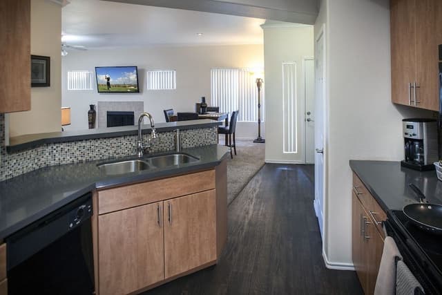 Deluxe Condo, 2 Bedrooms, 2 Bathrooms
