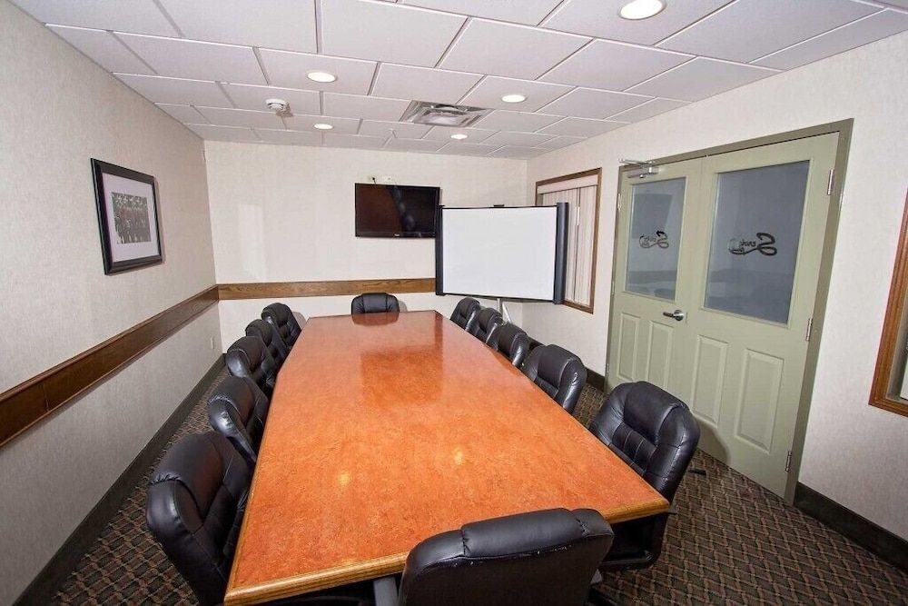 Service Plus Inns & Suites Drayton Valley2