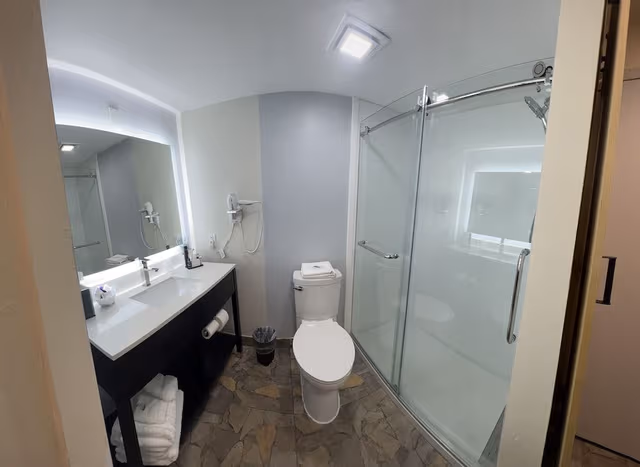 Elite Room, 2 Queen Beds, Balcony, River View