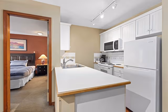 Condo, 2 Bedrooms (# 339)