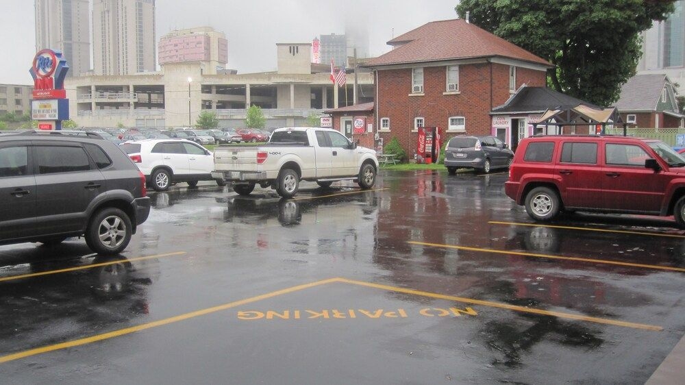 Ritz Inn Niagara2