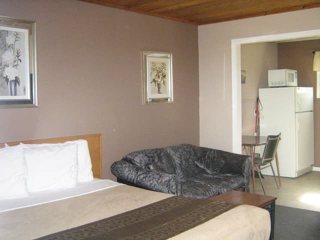 Deluxe Room, Kitchenette (Two Queen Beds)