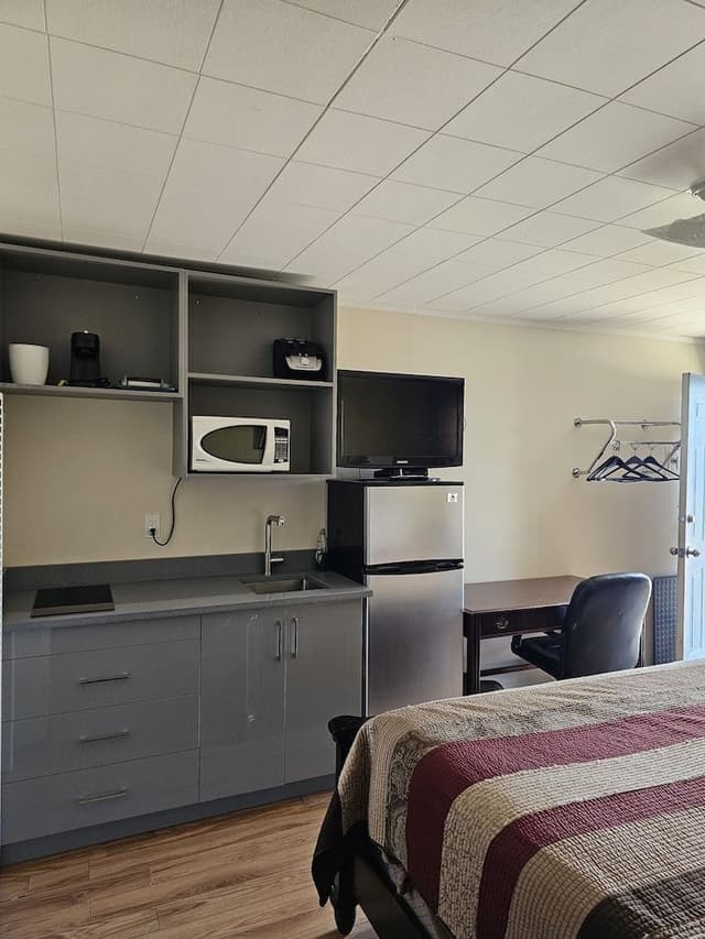 Room, 2 Queen Beds with Kitchenette