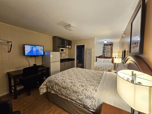 Room, 2 Queen Beds with Kitchenette