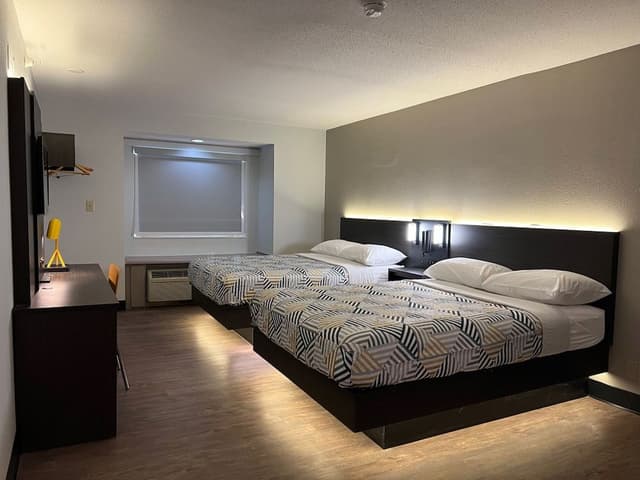 Standard Room, 2 Queen Beds, Non Smoking
