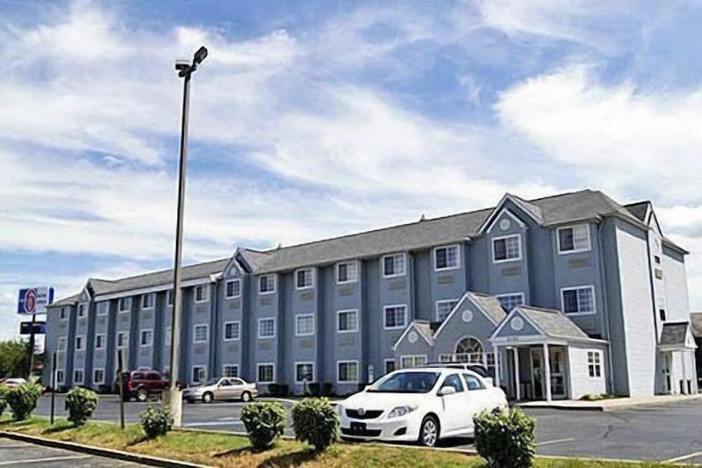 Motel 6 Indianapolis2