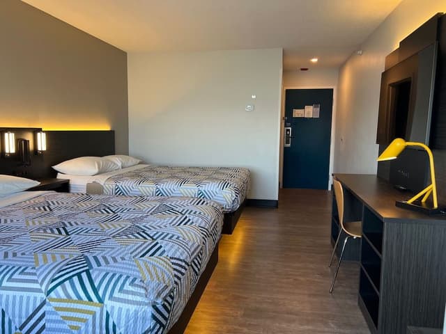 Standard Room, 2 Queen Beds, Non Smoking