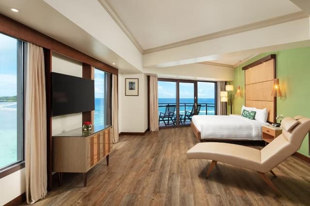 Club Oceanfront Suite King
