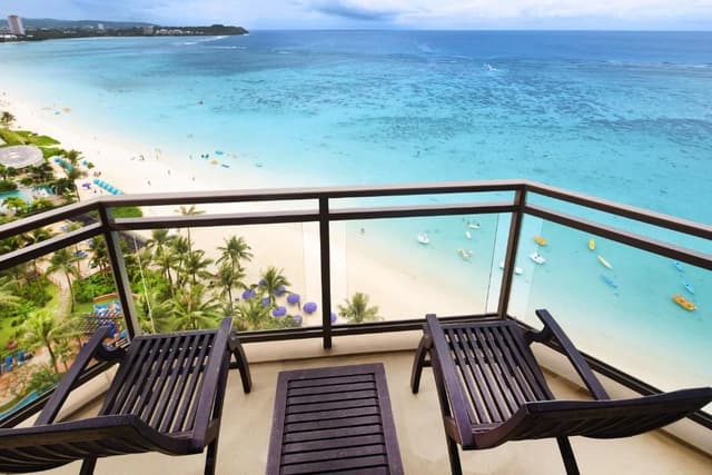 Club Oceanfront Suite King