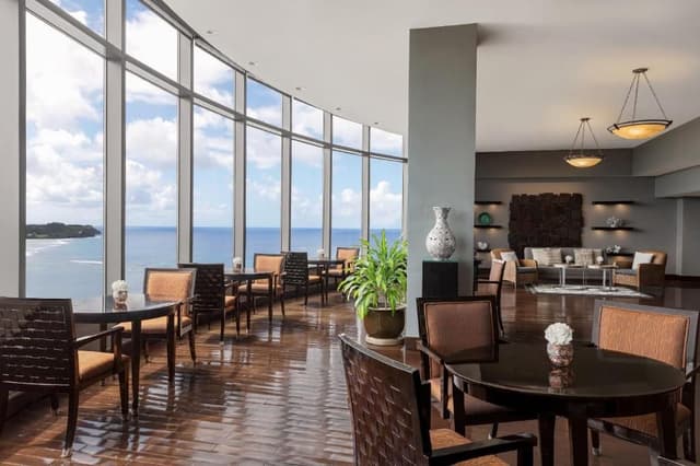 Club Oceanfront Suite King