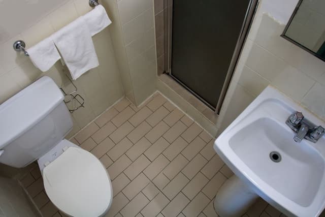 Standard Room, 1 Queen Bed, Private Bathroom