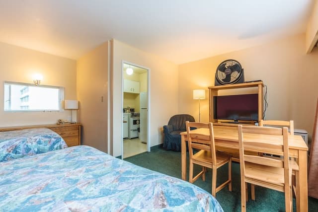 Studio, Multiple Beds
