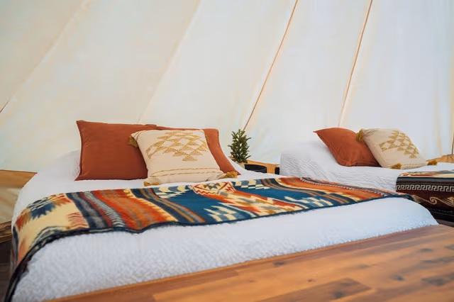 Glamping Canvas Bell Tent (walk-in)