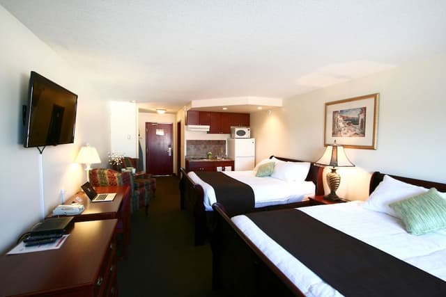 Standard Kitchenette Suite