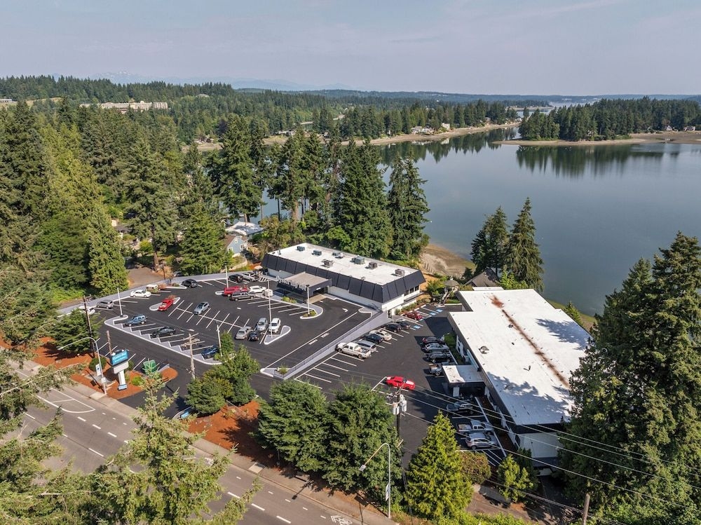 Oyster Bay Inn & Restaurant1
