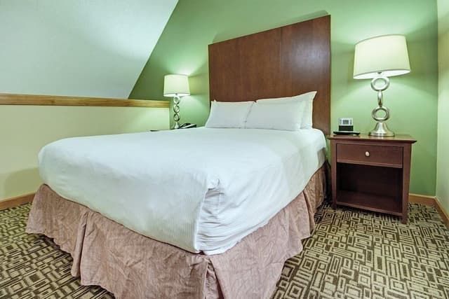 Mountain Lodge Loft Family Suite