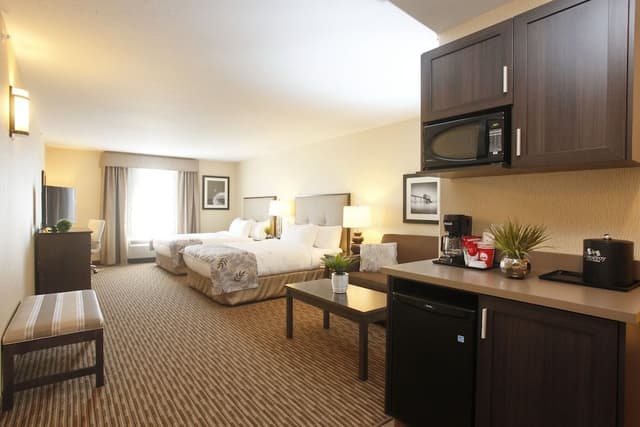 Deluxe Double Room, Multiple Beds (Pullout Sofa)