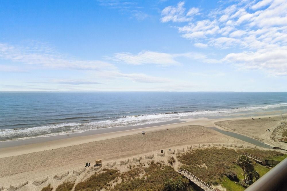 Monterey Bay Suites0