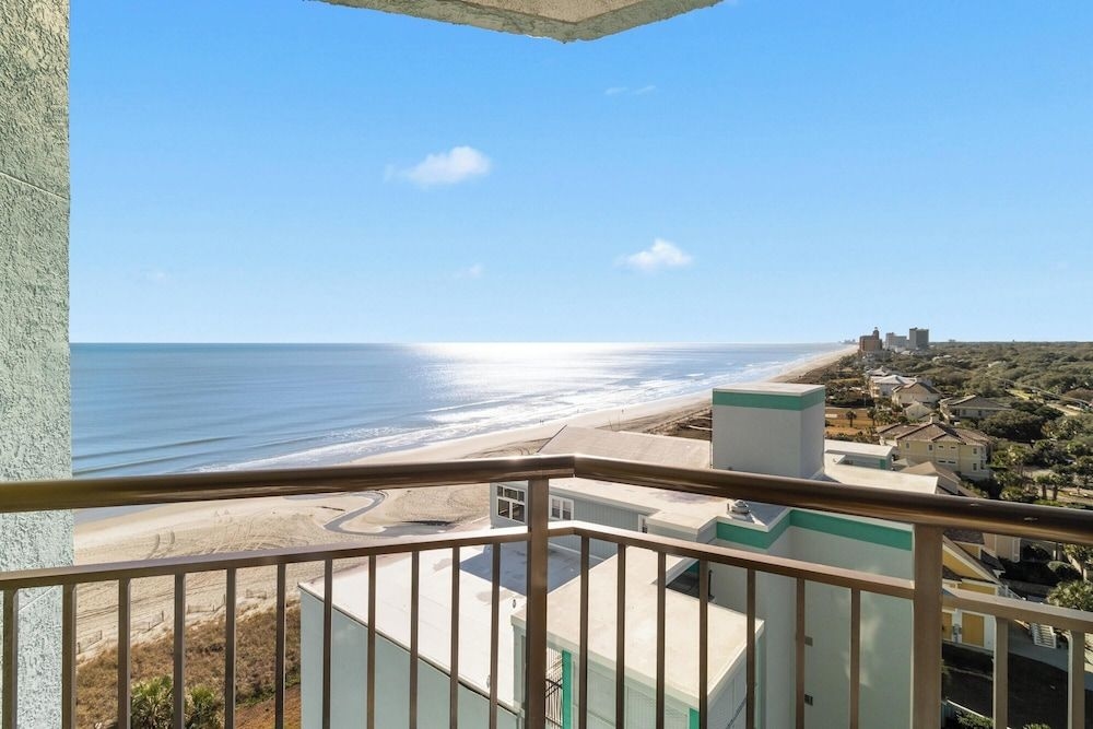 Monterey Bay Suites1