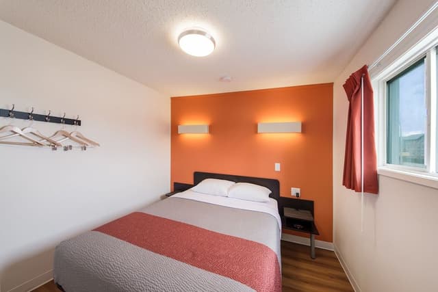 Deluxe Suite, 2 Queen Beds, Non Smoking, Kitchenette