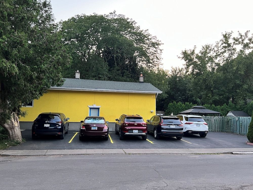 Cozy Inn Bed & Breakfast1