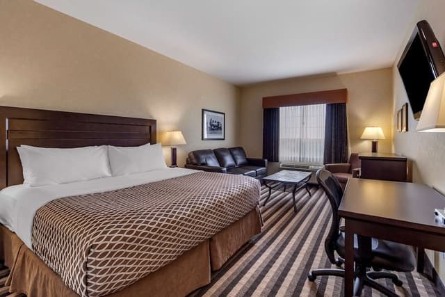 Suite, 1 King Bed, Non Smoking, Jetted Tub