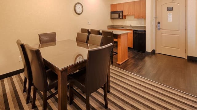 Suite, 2 Queen Beds, Non Smoking, Kitchenette