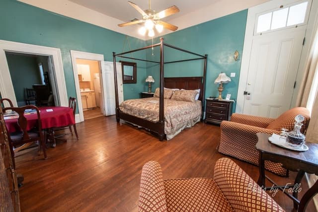 Deluxe 2 Bedroom Suite with Balcony: The Mathilde (2nd Floor)