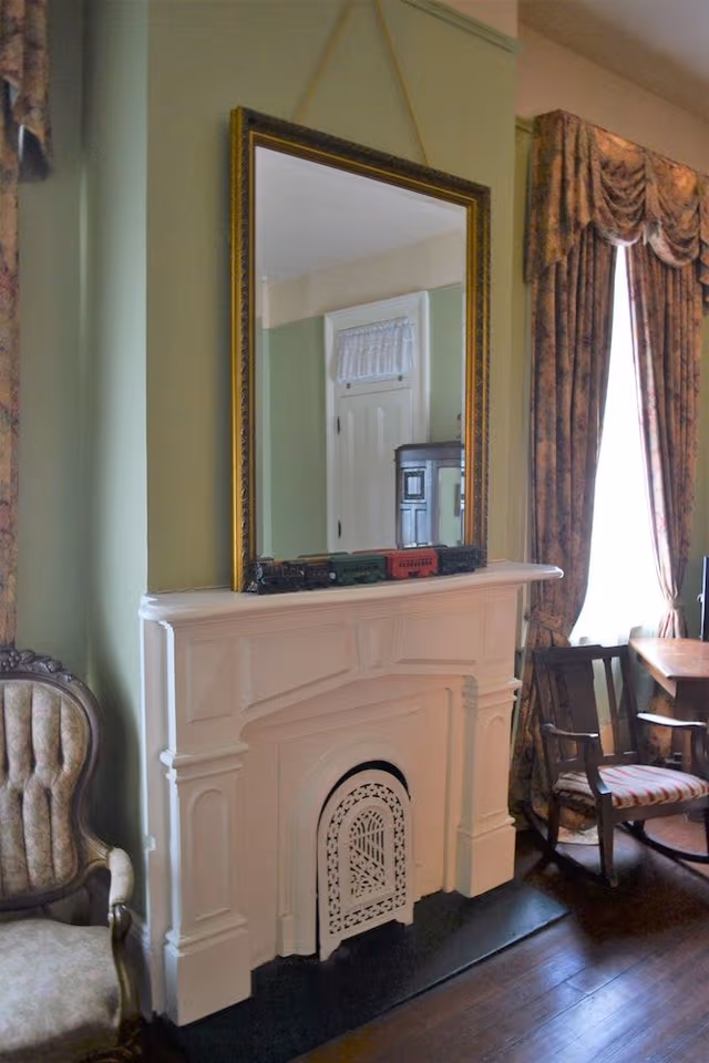 Deluxe Suite: The Josephine (2nd Floor)
