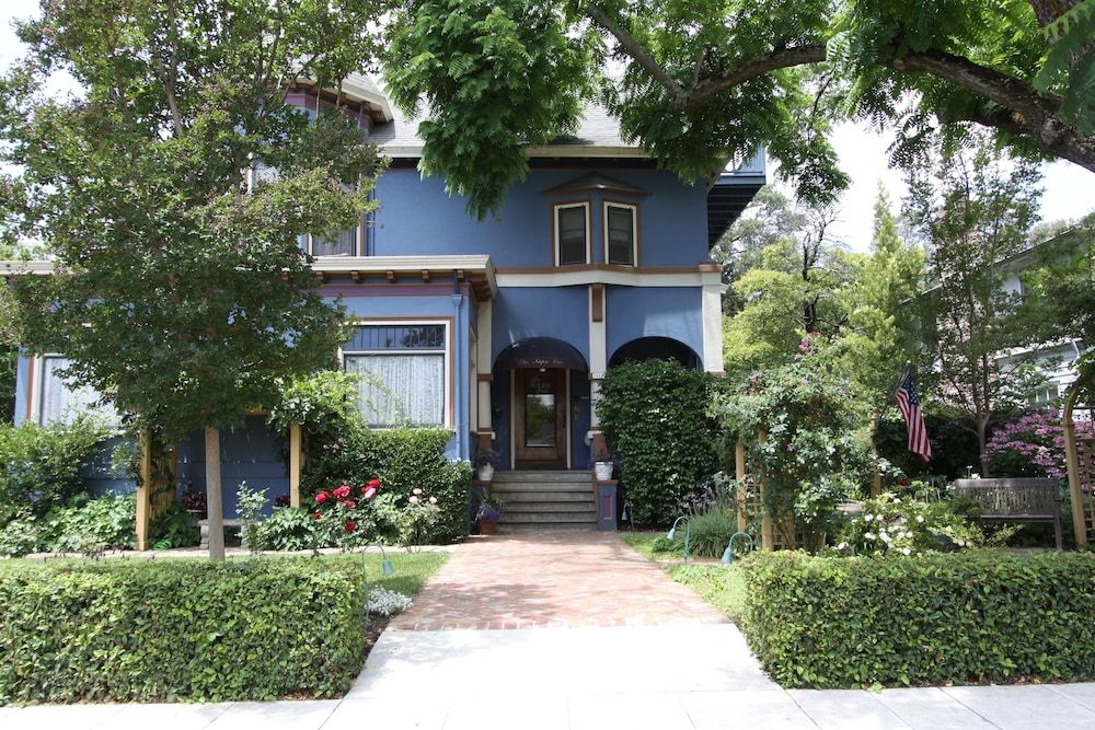 Napa Inn3