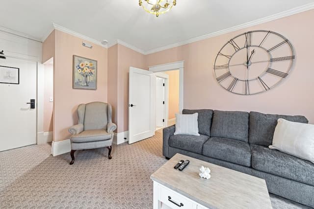 Suite, 1 King Bed with Sofa bed