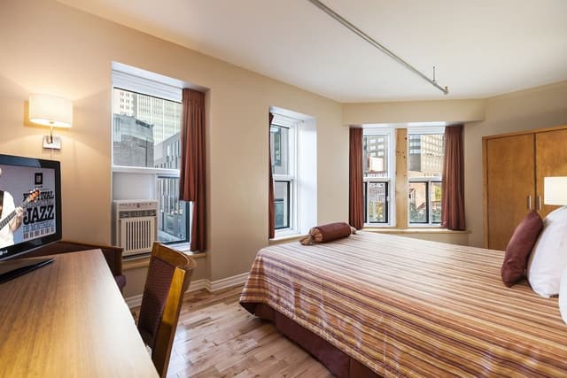 Superior Room, 1 Queen Bed, Private Bathroom