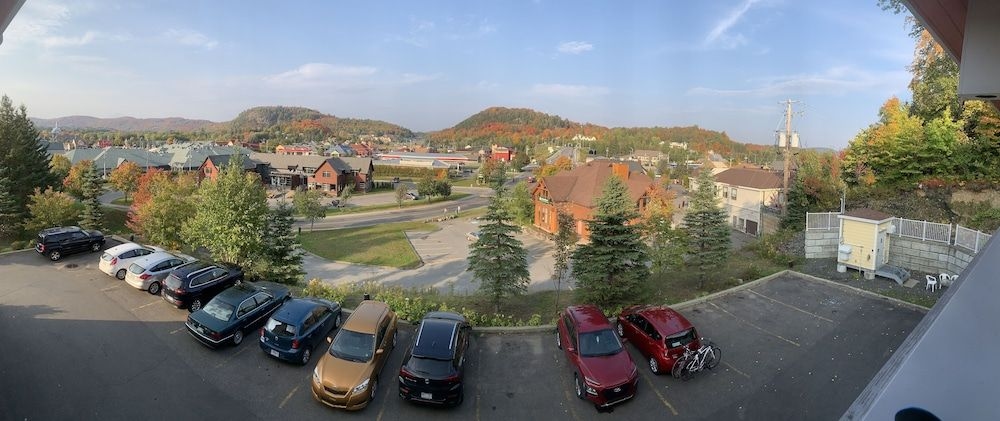 Hotel & Suites Les Laurentides Saint Sauveur1