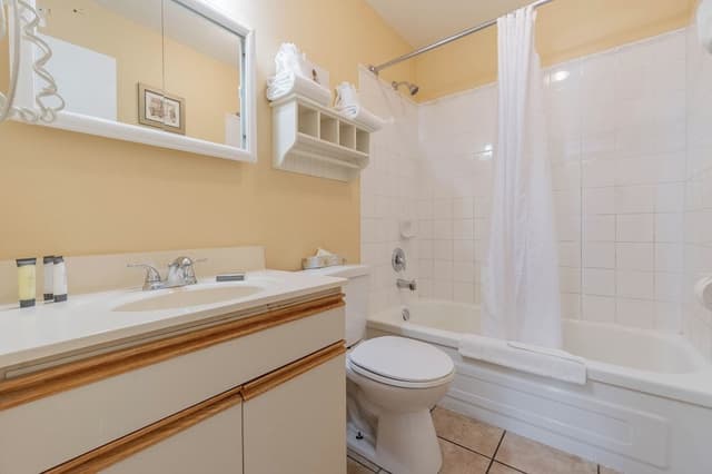 Standard Studio Suite, Multiple Beds, Non Smoking, Lake View