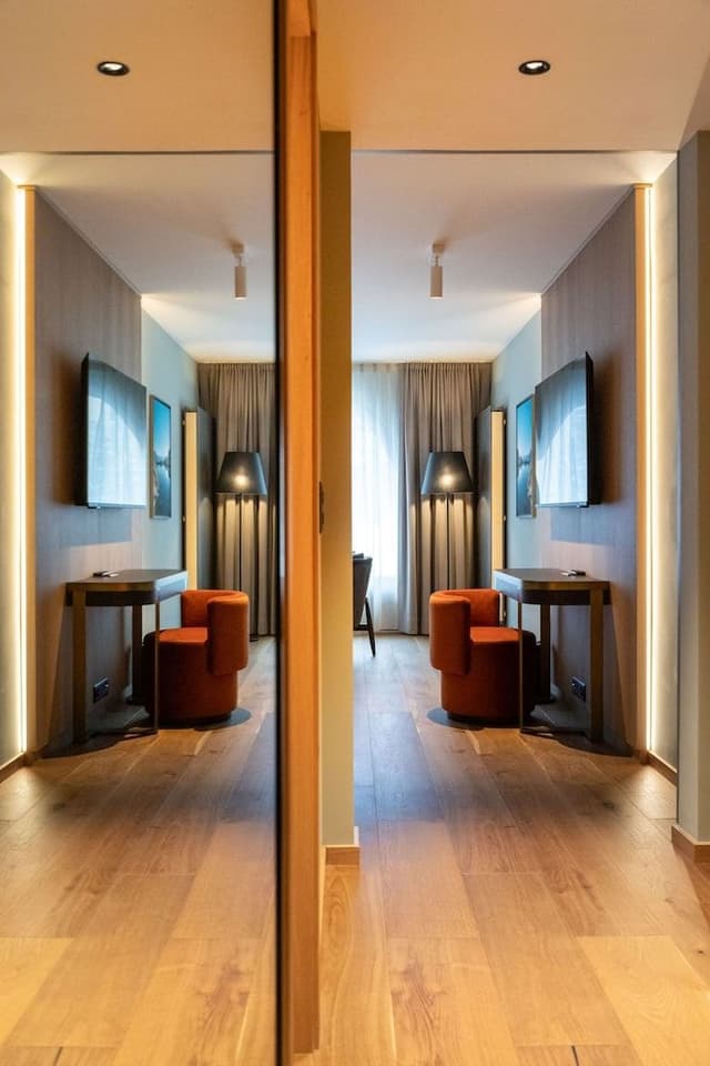 Residence 4 Star - Premium Double Room south or west - High Floor