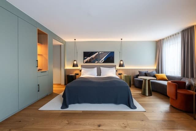 Residence 4 Star - Premium Double Room south or west - High Floor